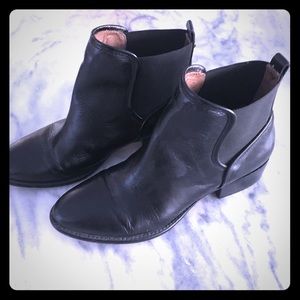 Donald J Pliner leather boots