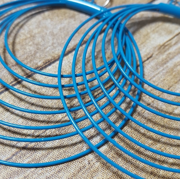NWOT. Blue multi hoop layered dangle earrings. - Picture 3 of 3