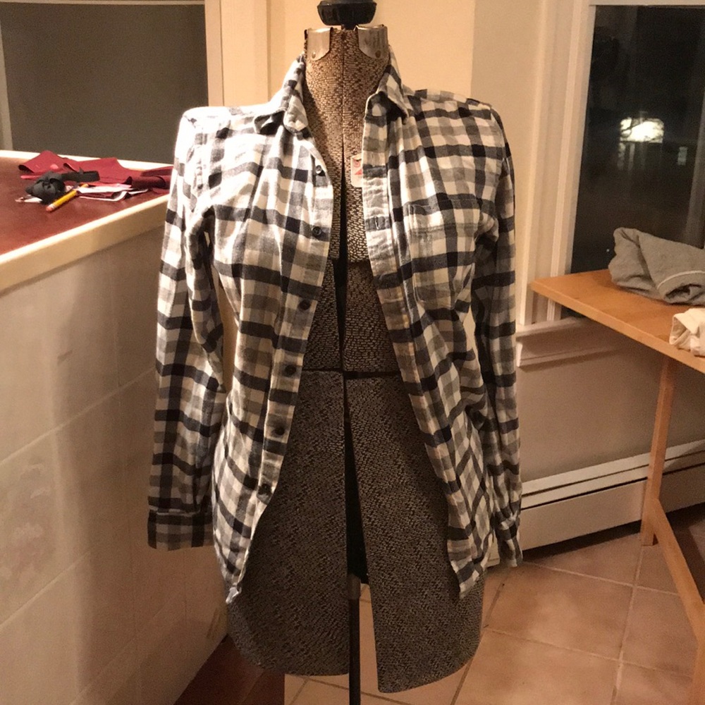 Uniqlo XS flannel button up.