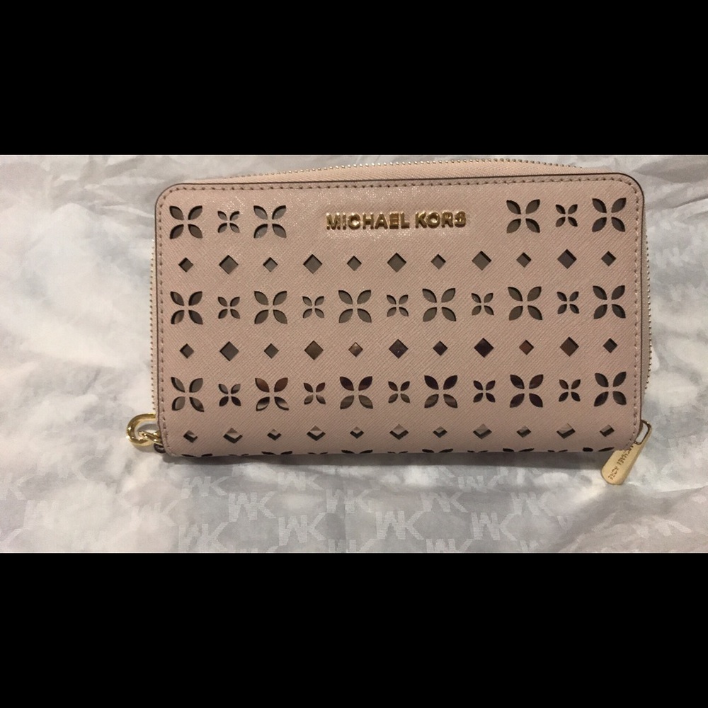 Michael kors wallet