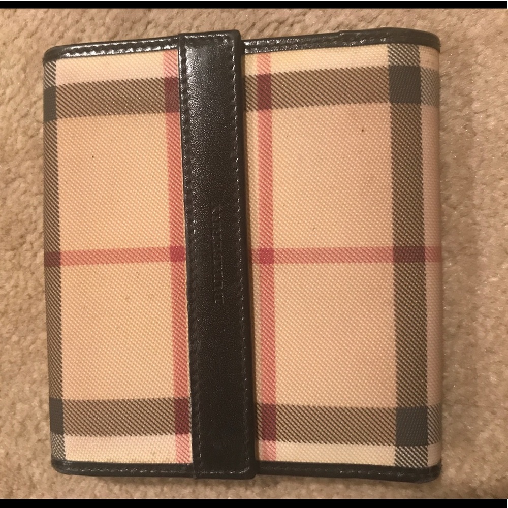 Burberry wallet authentic
