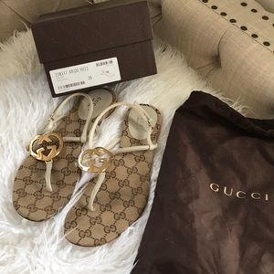 Gucci T strap sandals gold heart GG
