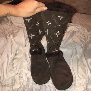 Brown roxy boots