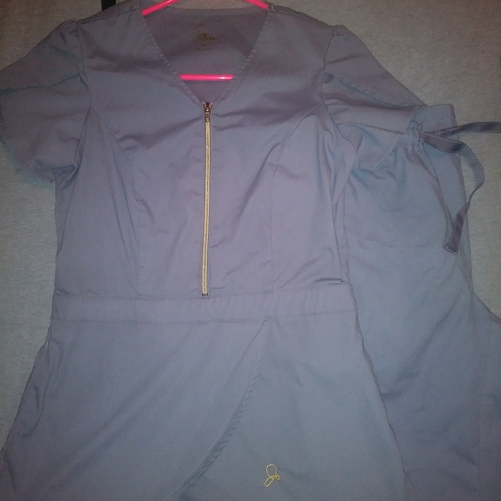 Gray Janauu Scrub Set