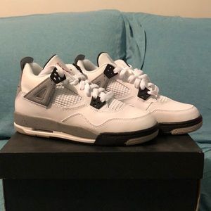 Retro 4 - White Cement Gray