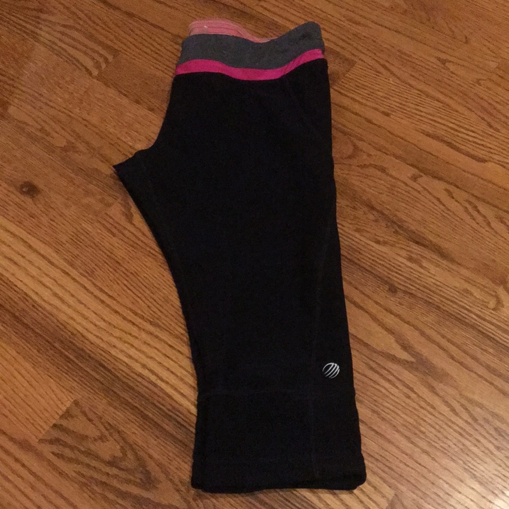 MPG Black Capri Pants