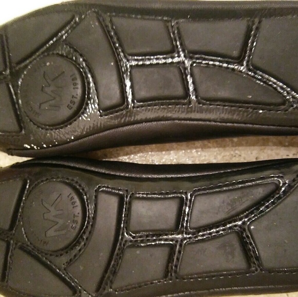 MICHAEL KORS LOAFERS SZ7 - Picture 3 of 4