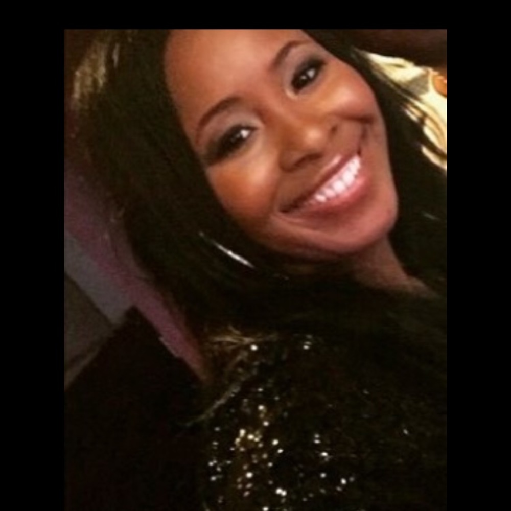 Meet your Posher, Dee