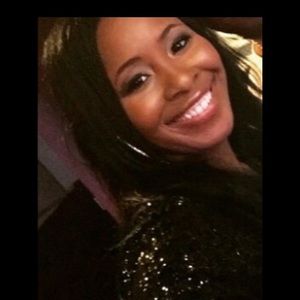 Meet your Posher, Dee