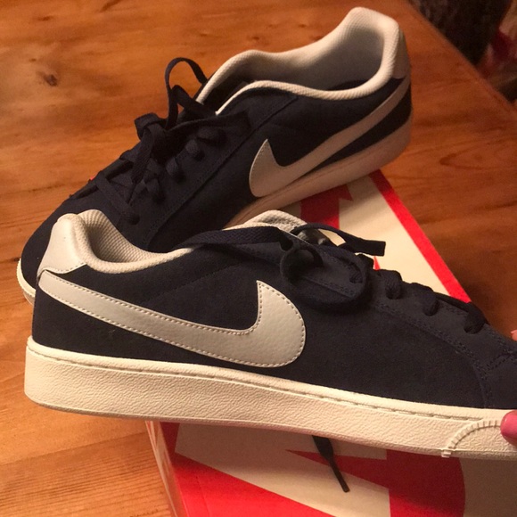 Mens Nike shoes size 12 (NK COURT MAJESTIC SUEDE) - Picture 2 of 3