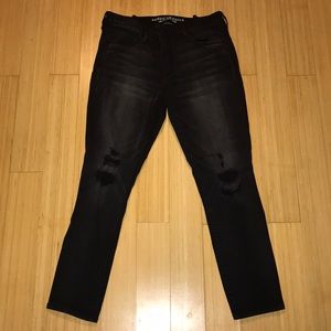 American Eagle Black Distressed Jegging
