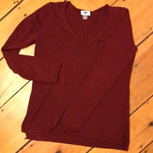 Old Navy maroon sweater