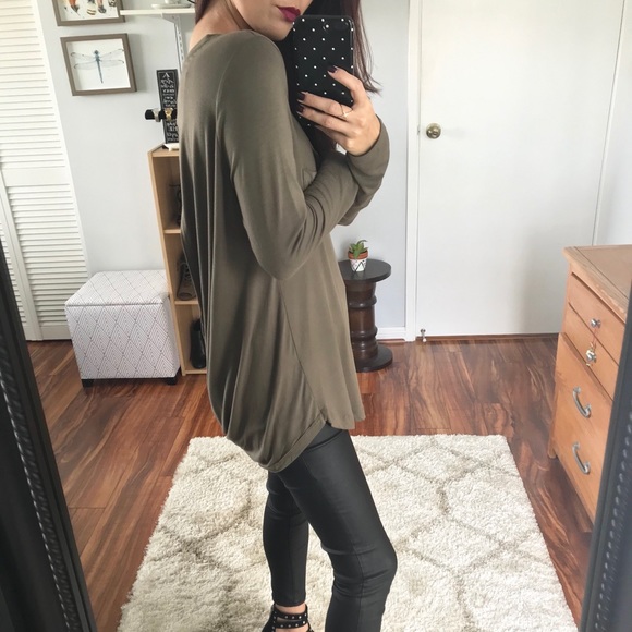 🔅BOGO | Last 1 | Perry Soft Tulip Back LS Tunic - Picture 4 of 5