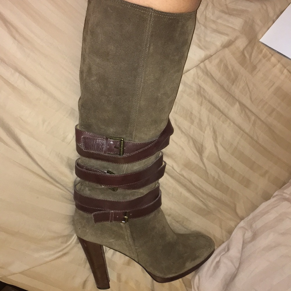 Nine West Olive Suede Platform Boots Size 10