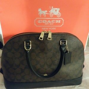 🔥Hot Deal !!🔥Coach Sierra set with wallet