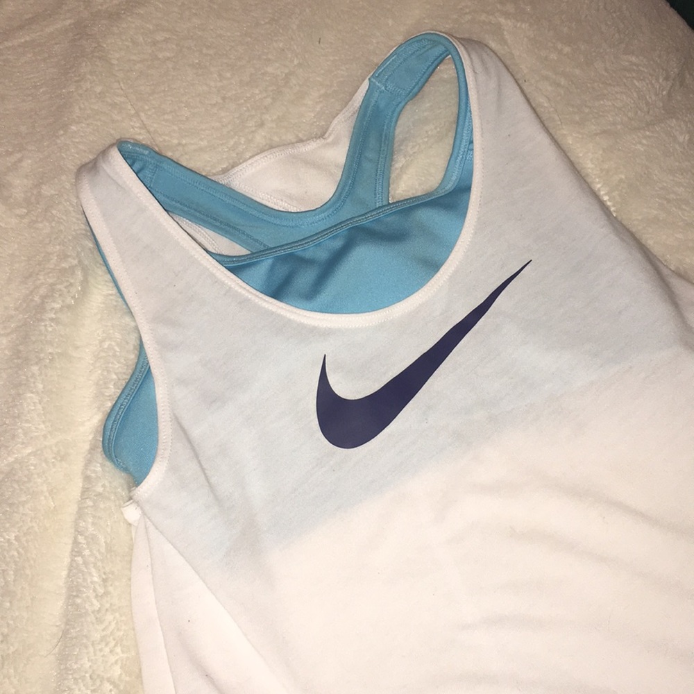 blue & white nike tank top w/ built in sports bra