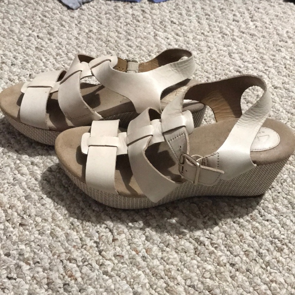 Used in good condition Clark’s wedges