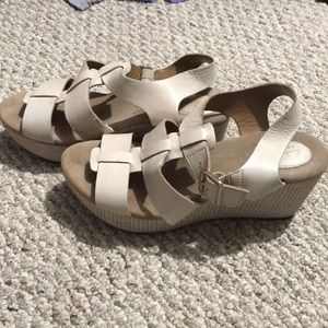 Used in good condition Clark’s wedges