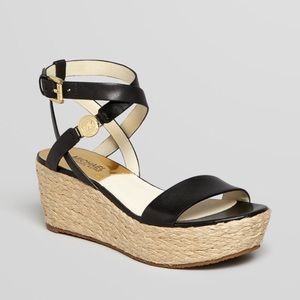NWOB 😍 MK Jalita charm sandals