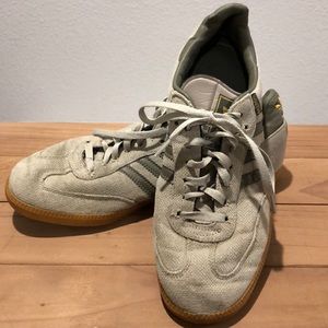 Men’s Adidas hemp size 11