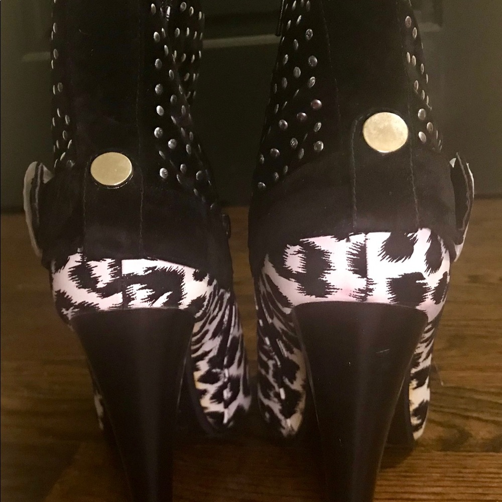 Textured Booties - Picture 4 of 4