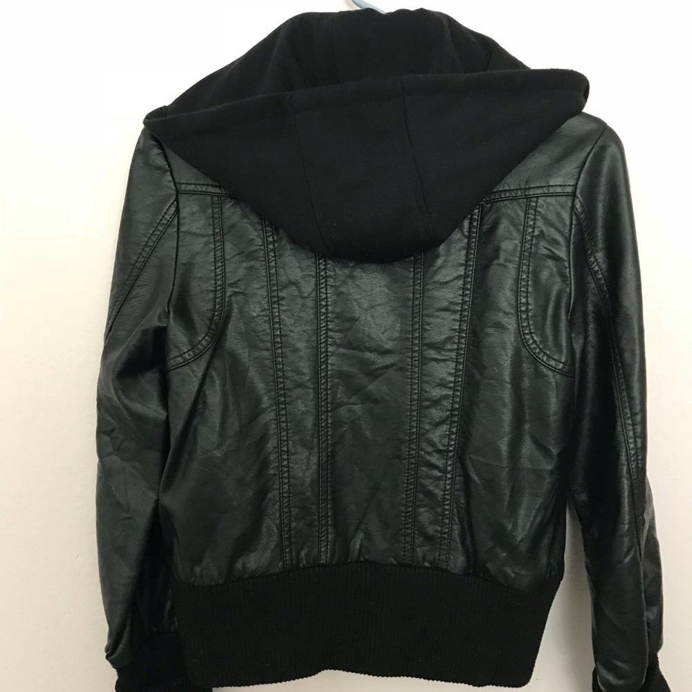 Leather jacket - Picture 3 of 5