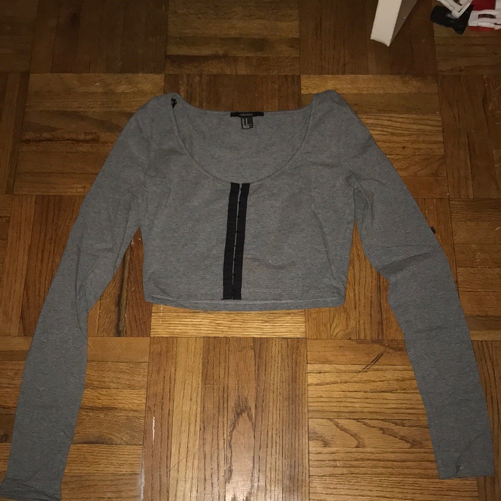 Sexy Clasped Grey Crop Top