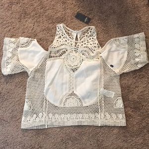 Cut sleeve lace shirt