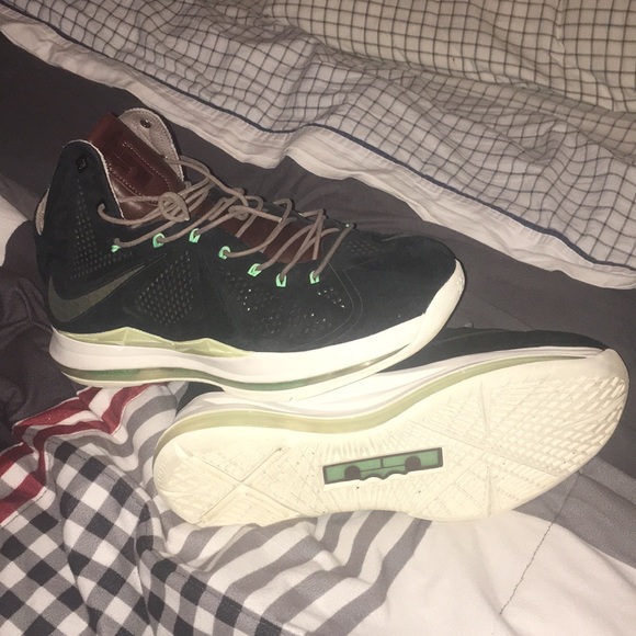 Lebron 10 mints size 11 vnds - Picture 1 of 2
