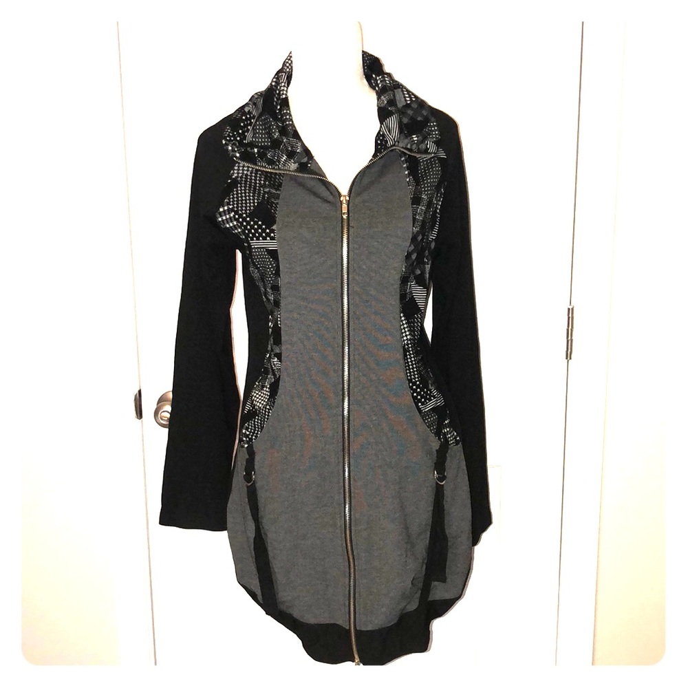 Mixed Black/ Grey Zippered Tunic