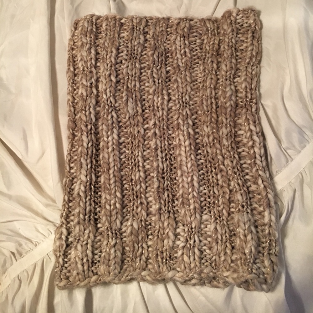 Neckwarmer - Picture 2 of 3