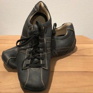 Men’s dark brown/Black sketchers size 11