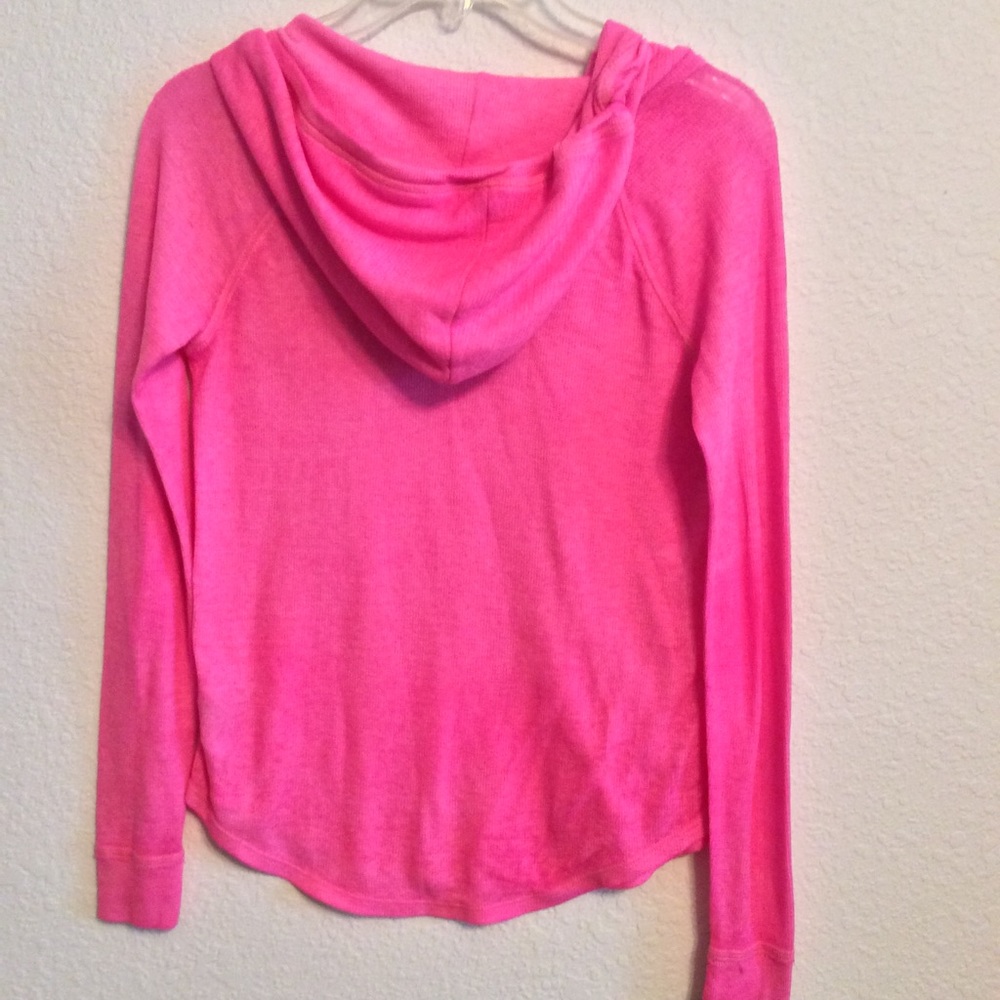 PINK HOODED WAFFLE SHIRT. SO CUTE AND COMFORTABLE. - Picture 3 of 4