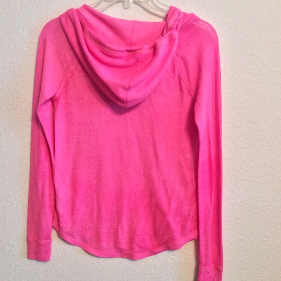 PINK HOODED WAFFLE SHIRT. SO CUTE AND COMFORTABLE. - Picture 3 of 4