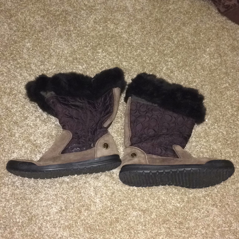 Coach boots with fur