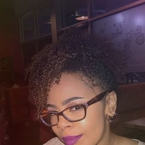 Meet your Posher, Latoya