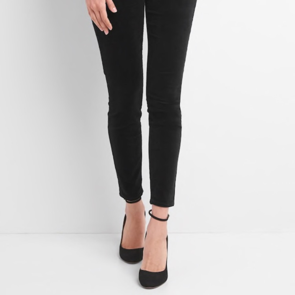 Gap skinny high rise black corduroys size 26 Long