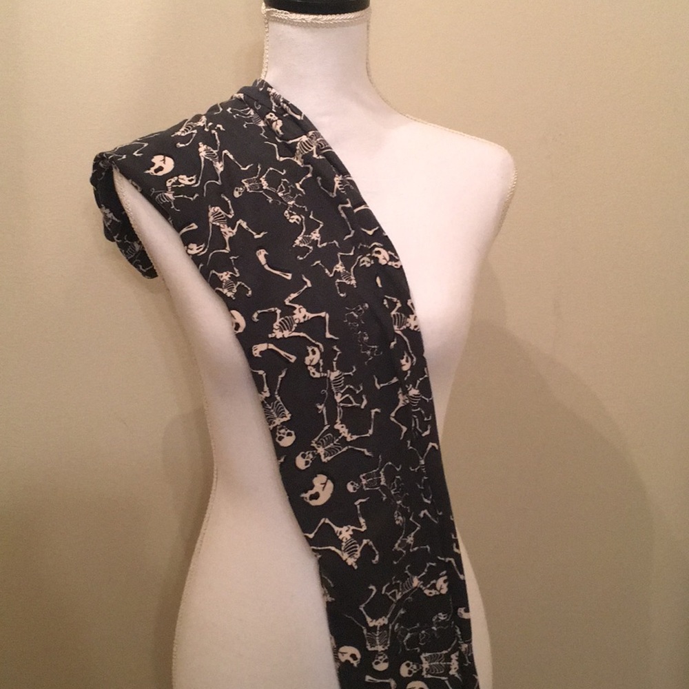 Lularoe skeleton o/s leggings