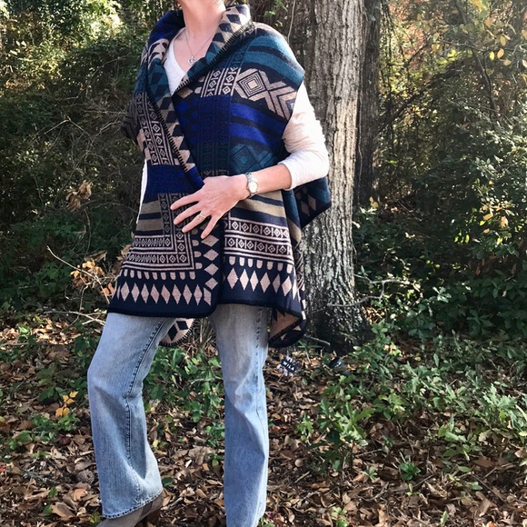 ONE LEFT! Blue Geo Tribal Poncho/Open Cardigan🌺 - Picture 4 of 8