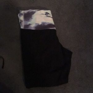 Cropped yoga pants