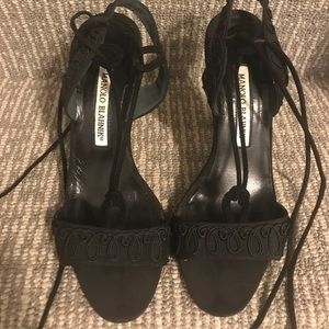 BLACK MANOLO STRAPY HEALS SIZE 36