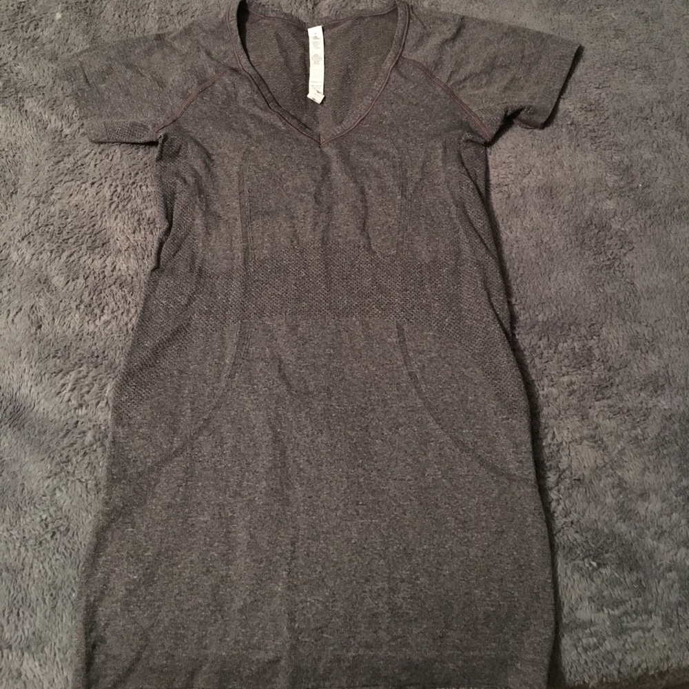 Lulu lemon T-shirt
