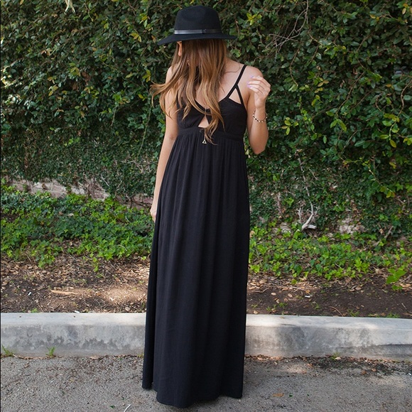 Tobi Dresses & Skirts - Black Cutout Maxi Dress