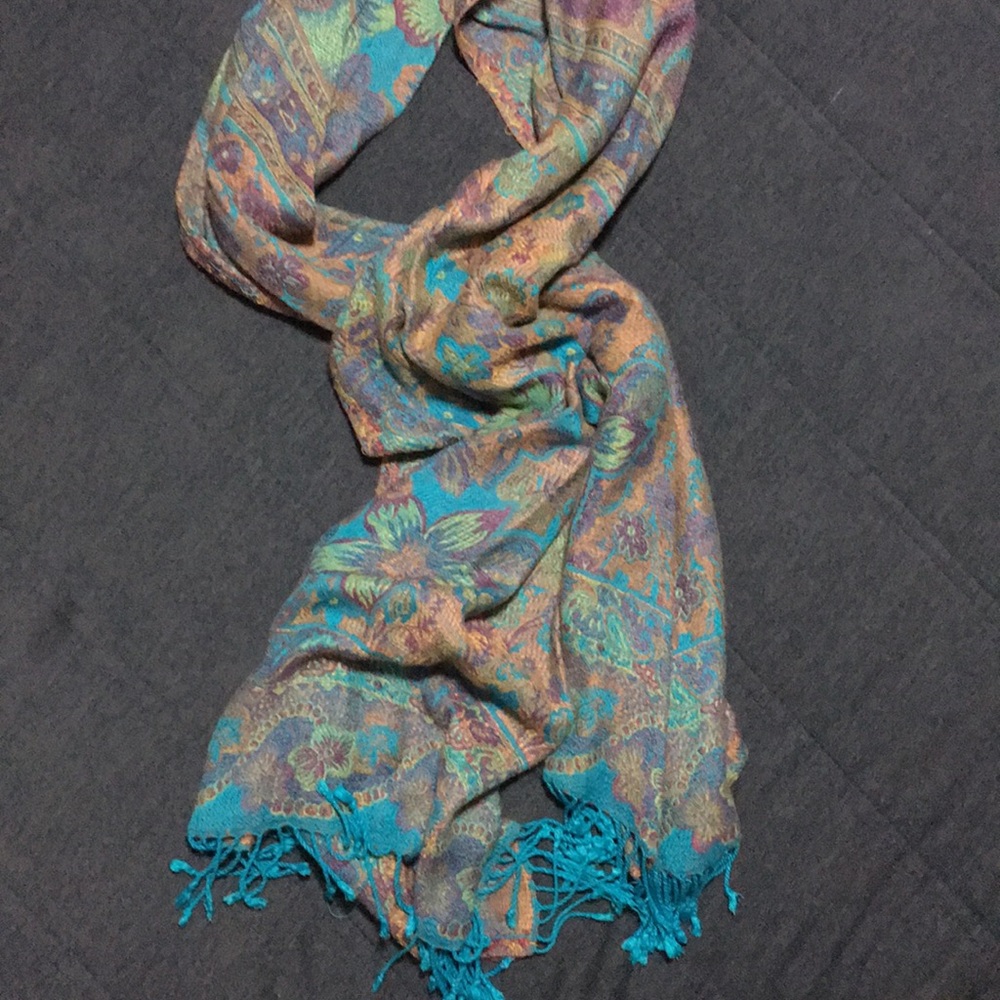 A gorgeous scarf/wrap!