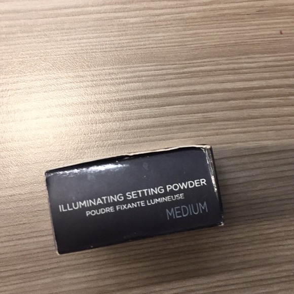 Cover FX Setting Powder - Picture 2 of 4