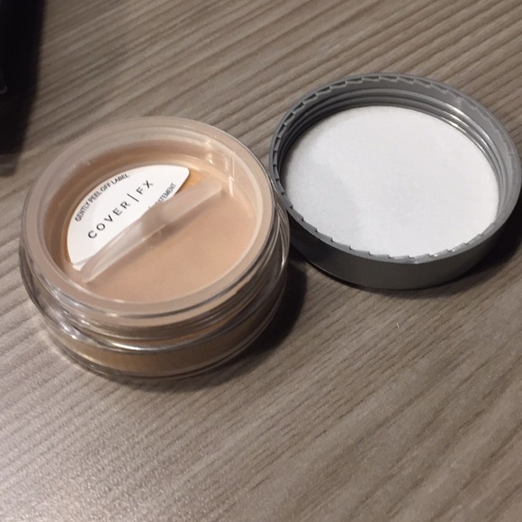 Cover FX Setting Powder - Picture 3 of 4