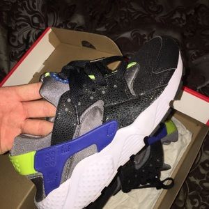 Nike Huaraches Sneakers