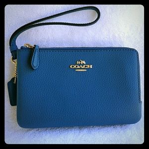 Coach wristlet authentic