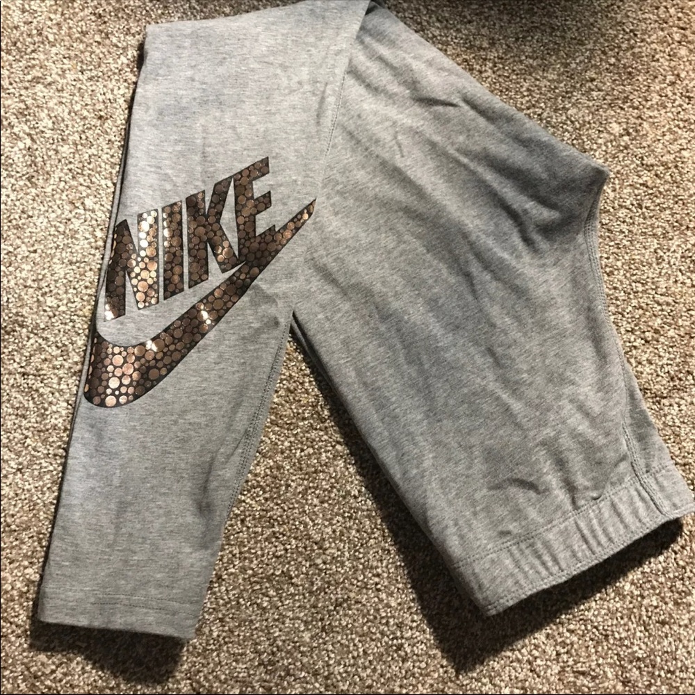 ❌Sold on Ⓜ️❌Nike Leggings