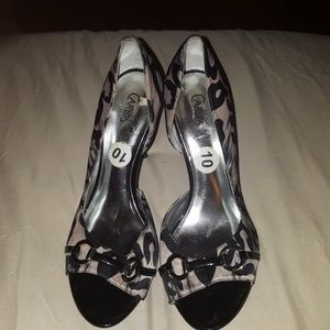 Carlos Santana Pumps
